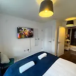 Avocado Tree Apartment